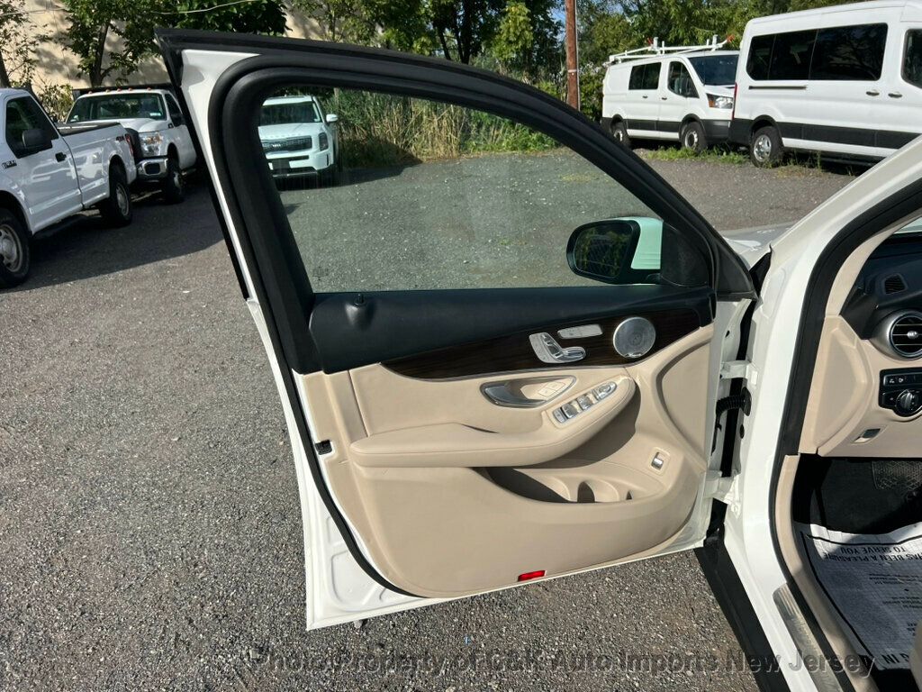 2019 Mercedes Benz GLC 300 4MATIC photo 18