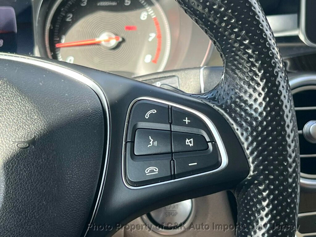 2019 Mercedes Benz GLC 300 4MATIC photo 24