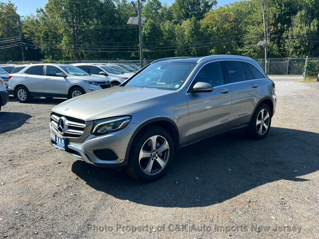 2019 Mercedes Benz GLC 300 4MATIC photo 2