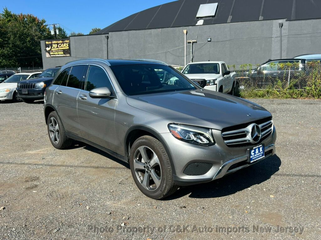 2019 Mercedes Benz GLC 300 4MATIC photo 4