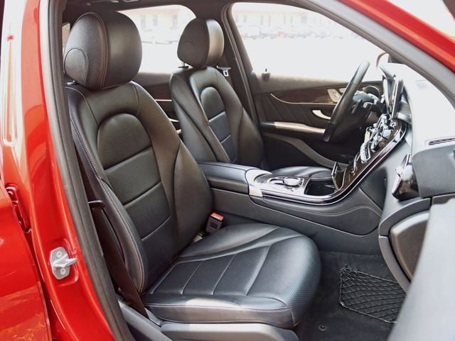 2019 Mercedes-Benz GLC GLC 300 4MATIC PREMIUM AMG LINE NIGHT PKG - 23054168 - 22