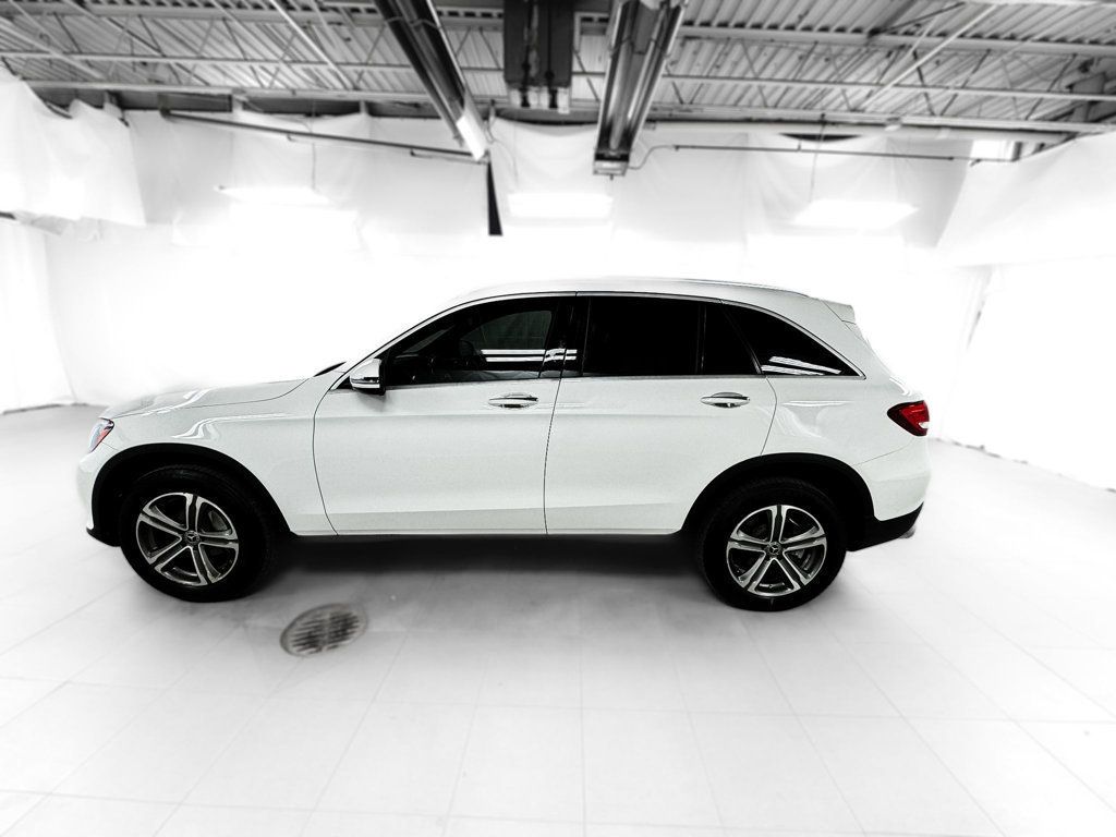 2019 Mercedes Benz GLC 300 4MATIC photo 2