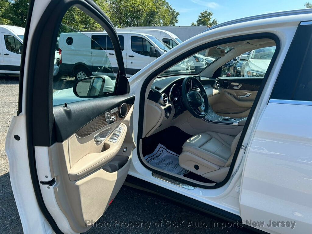 2019 Mercedes Benz GLC 300 4MATIC photo 23
