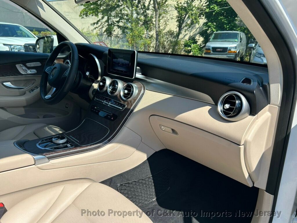 2019 Mercedes Benz GLC 300 4MATIC photo 26