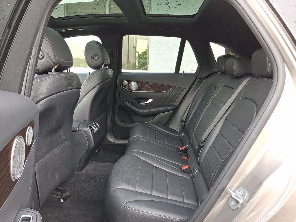 2019 Mercedes Benz GLC 300 4MATIC photo 10