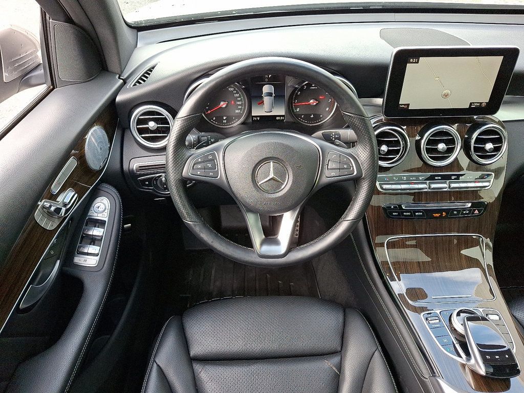2019 Mercedes Benz GLC 300 4MATIC photo 11