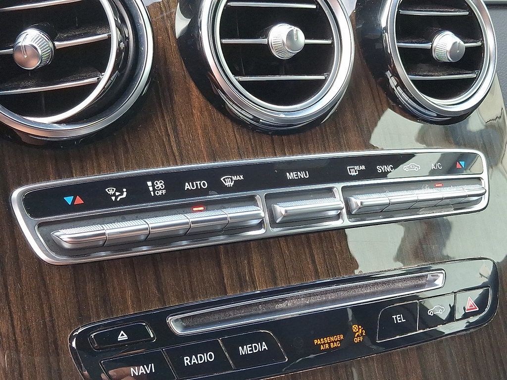 2019 Mercedes Benz GLC 300 4MATIC photo 15