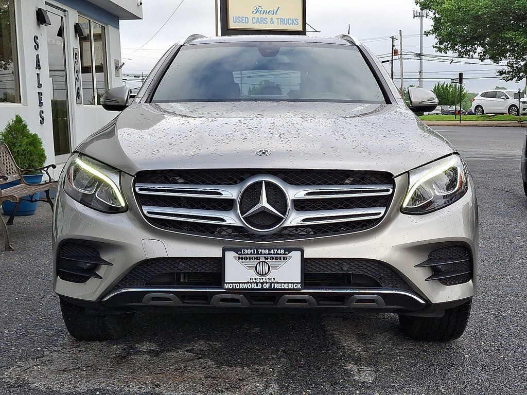 2019 Mercedes Benz GLC 300 4MATIC photo 2