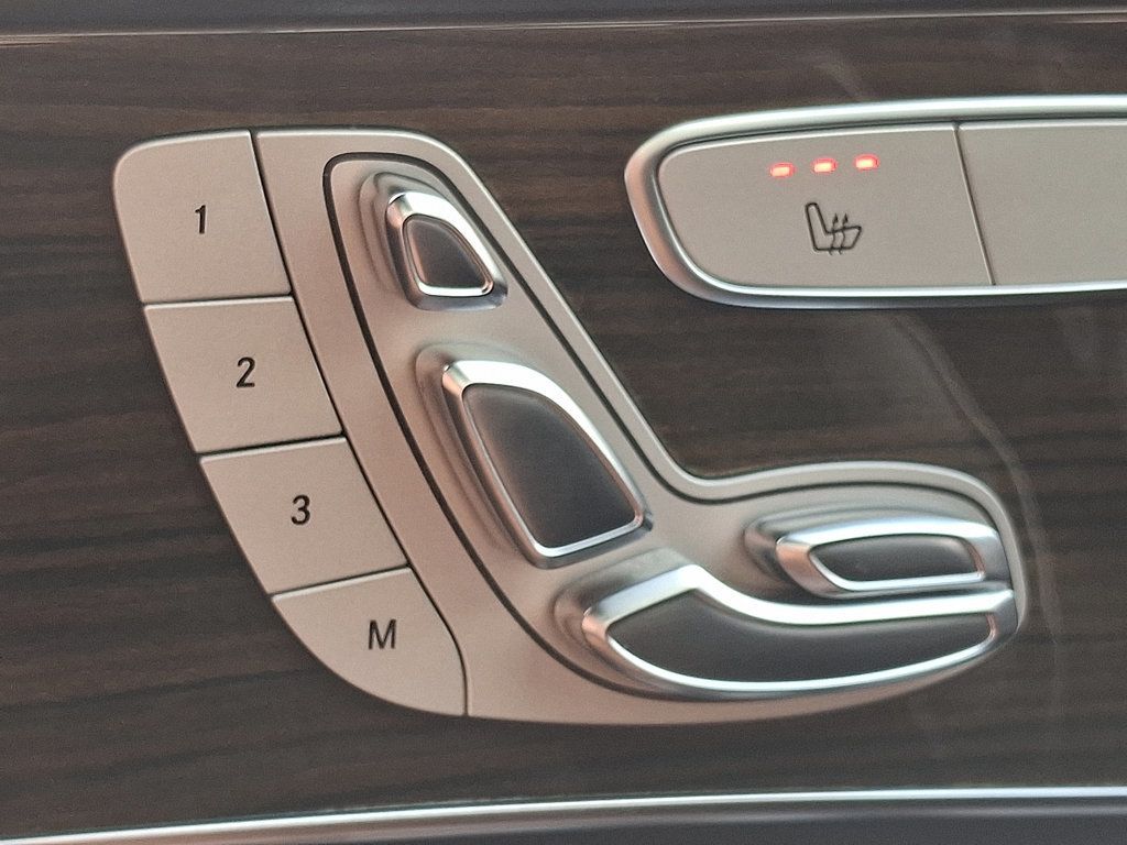 2019 Mercedes Benz GLC 300 4MATIC photo 28