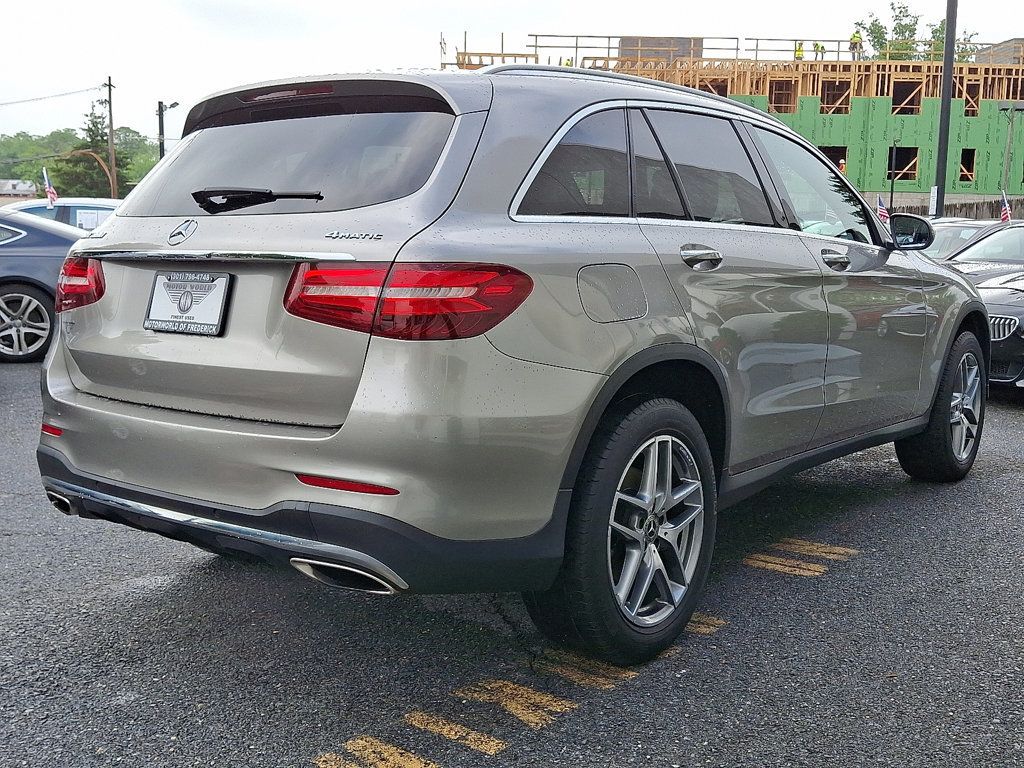 2019 Mercedes Benz GLC 300 4MATIC photo 4