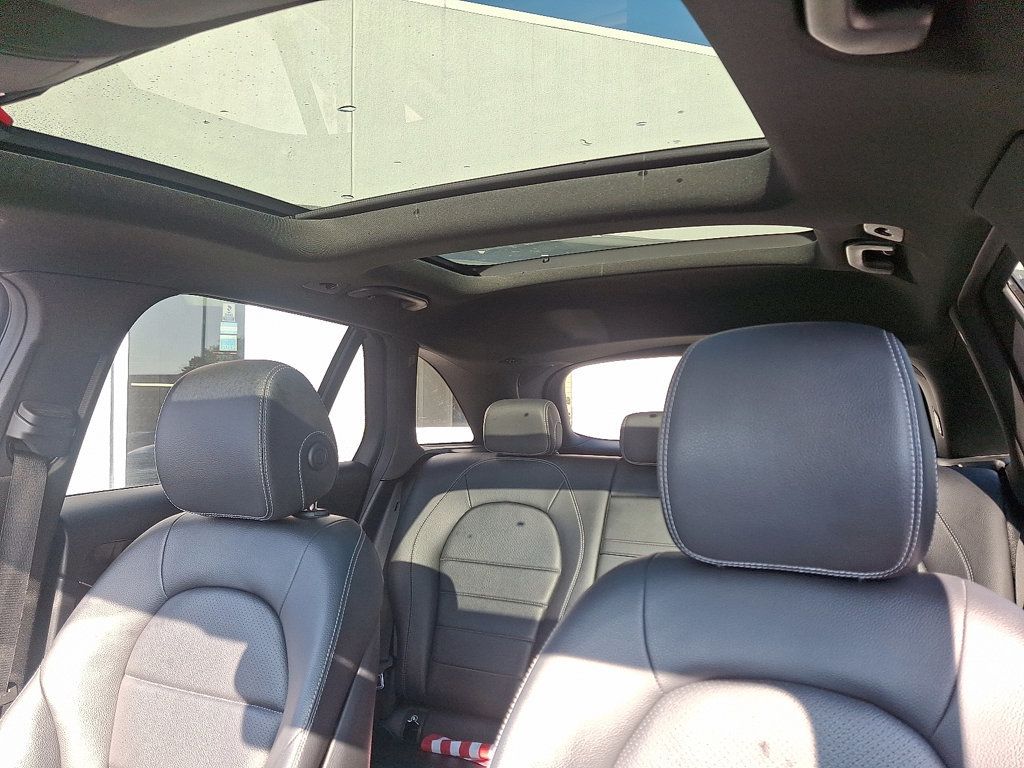 2019 Mercedes Benz GLC 300 4MATIC photo 13