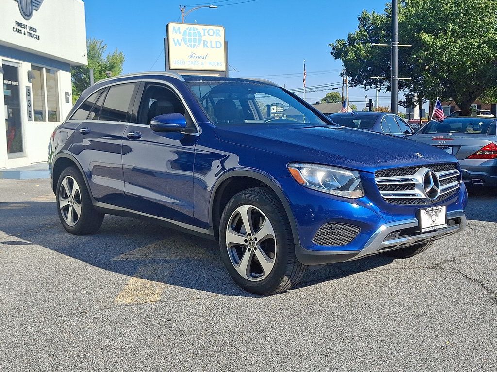 2019 Mercedes Benz GLC 300 4MATIC photo 3