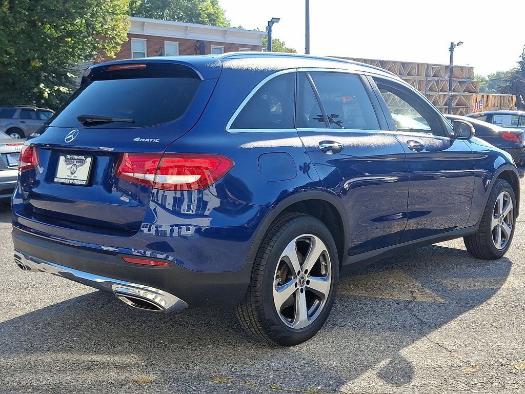 2019 Mercedes Benz GLC 300 4MATIC photo 4