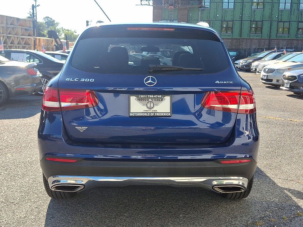 2019 Mercedes Benz GLC 300 4MATIC photo 5
