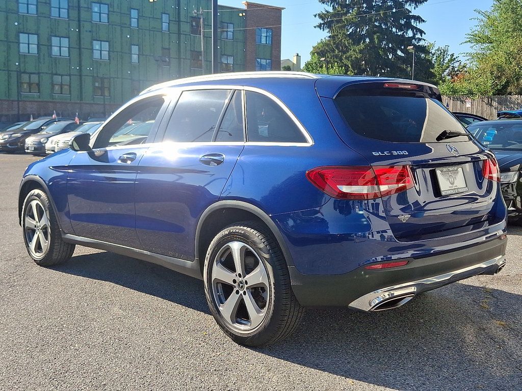 2019 Mercedes Benz GLC 300 4MATIC photo 6
