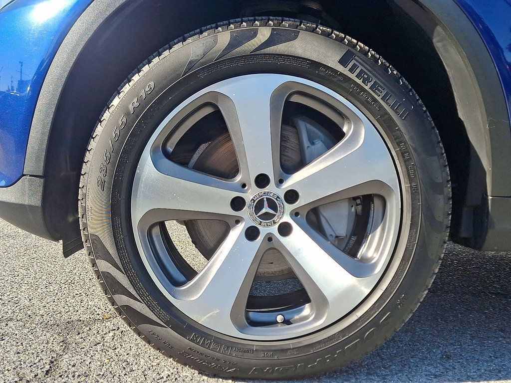 2019 Mercedes Benz GLC 300 4MATIC photo 9