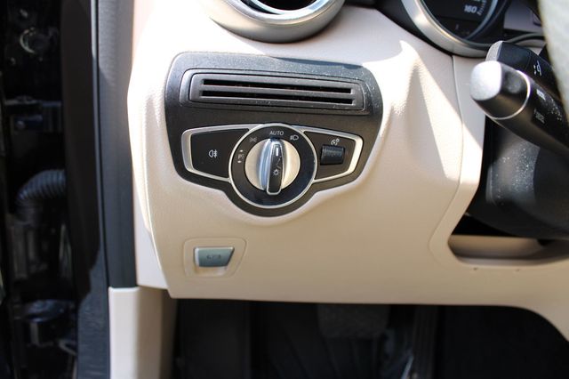 2019 Mercedes-Benz GLC GLC 300 4MATIC SUV - 23045701 - 21