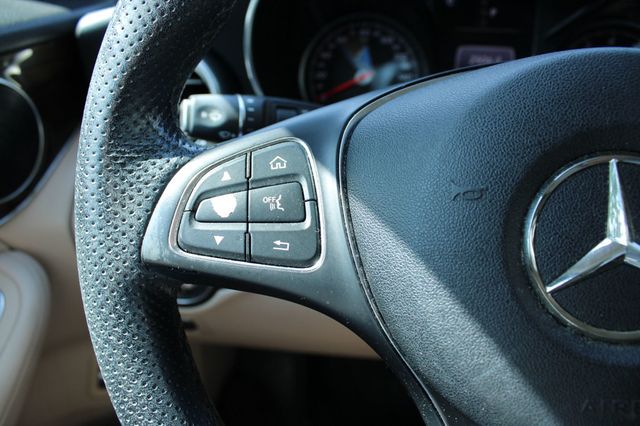 2019 Mercedes-Benz GLC GLC 300 4MATIC SUV - 23045701 - 22