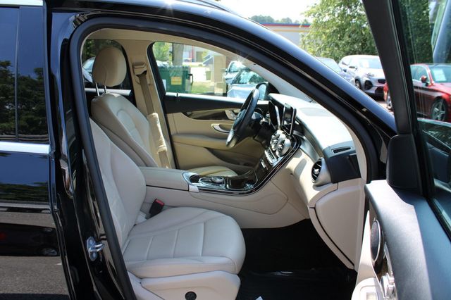 2019 Mercedes-Benz GLC GLC 300 4MATIC SUV - 23045701 - 28