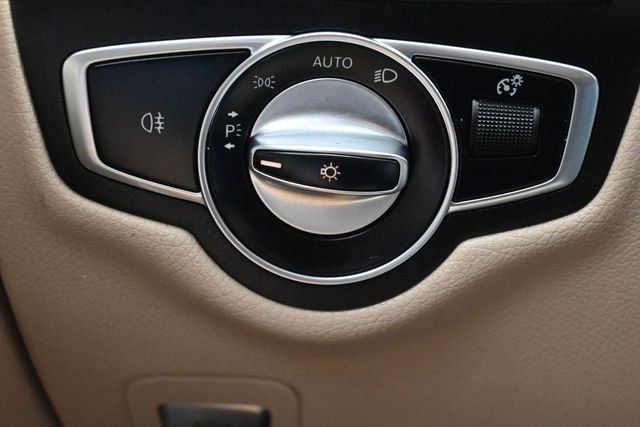 2019 Mercedes-Benz GLC GLC 300 4MATIC SUV - 23050835 - 23