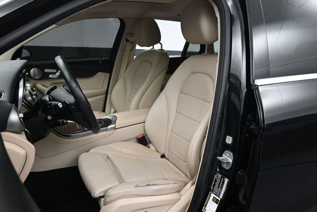 2019 Mercedes-Benz GLC GLC 300 4MATIC SUV - 23050835 - 4
