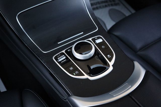 2019 Mercedes-Benz GLC GLC 300 4MATIC SUV - 22932750 - 32