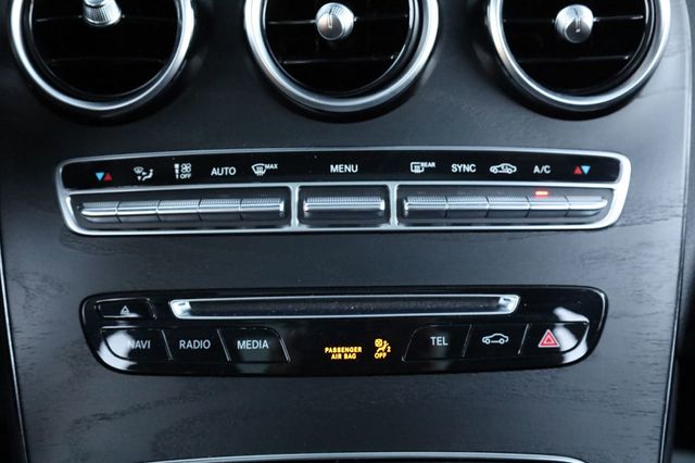 2019 Mercedes-Benz GLC GLC 300 4MATIC SUV - 22932750 - 33