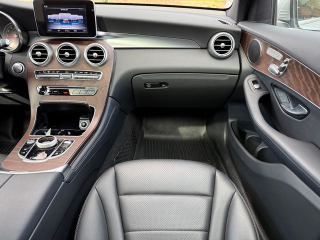 2019 Mercedes-Benz GLC GLC 300 4MATIC SUV - 23009737 - 10