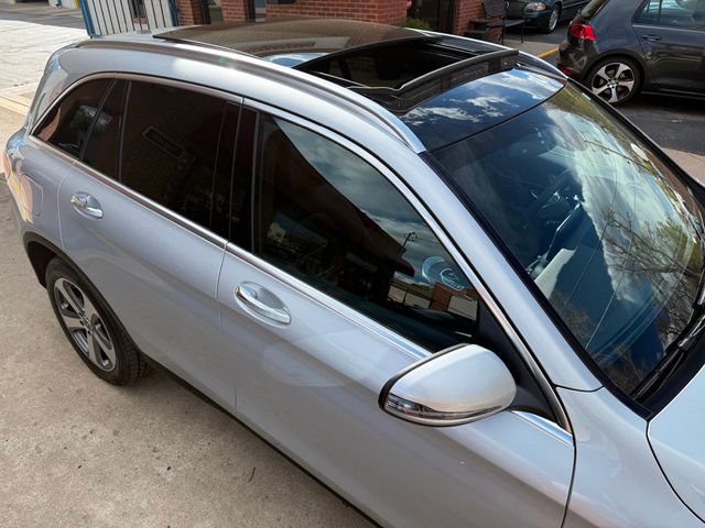 2019 Mercedes-Benz GLC GLC 300 4MATIC SUV - 23009737 - 22