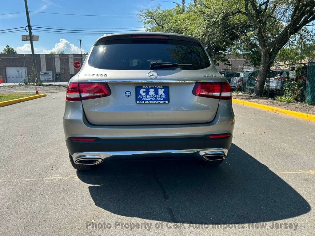 2019 Mercedes Benz GLC 300 4MATIC photo 12