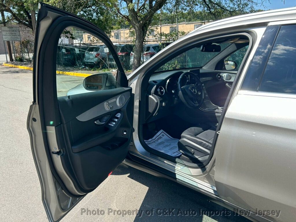 2019 Mercedes Benz GLC 300 4MATIC photo 19