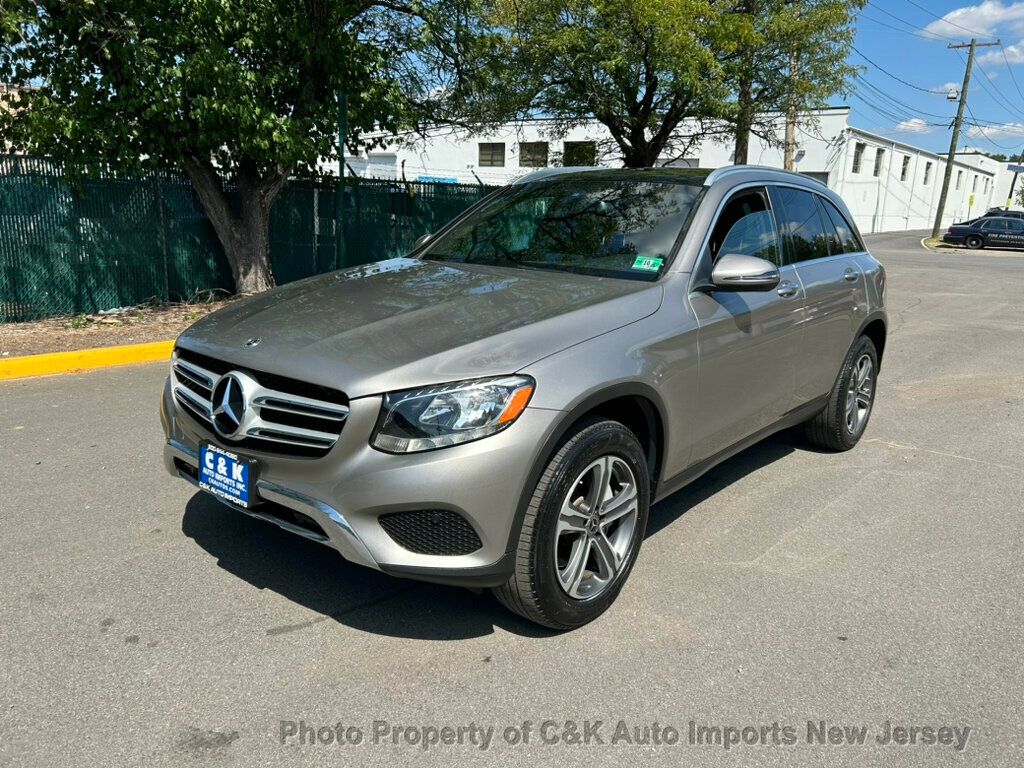 2019 Mercedes Benz GLC 300 4MATIC photo 2