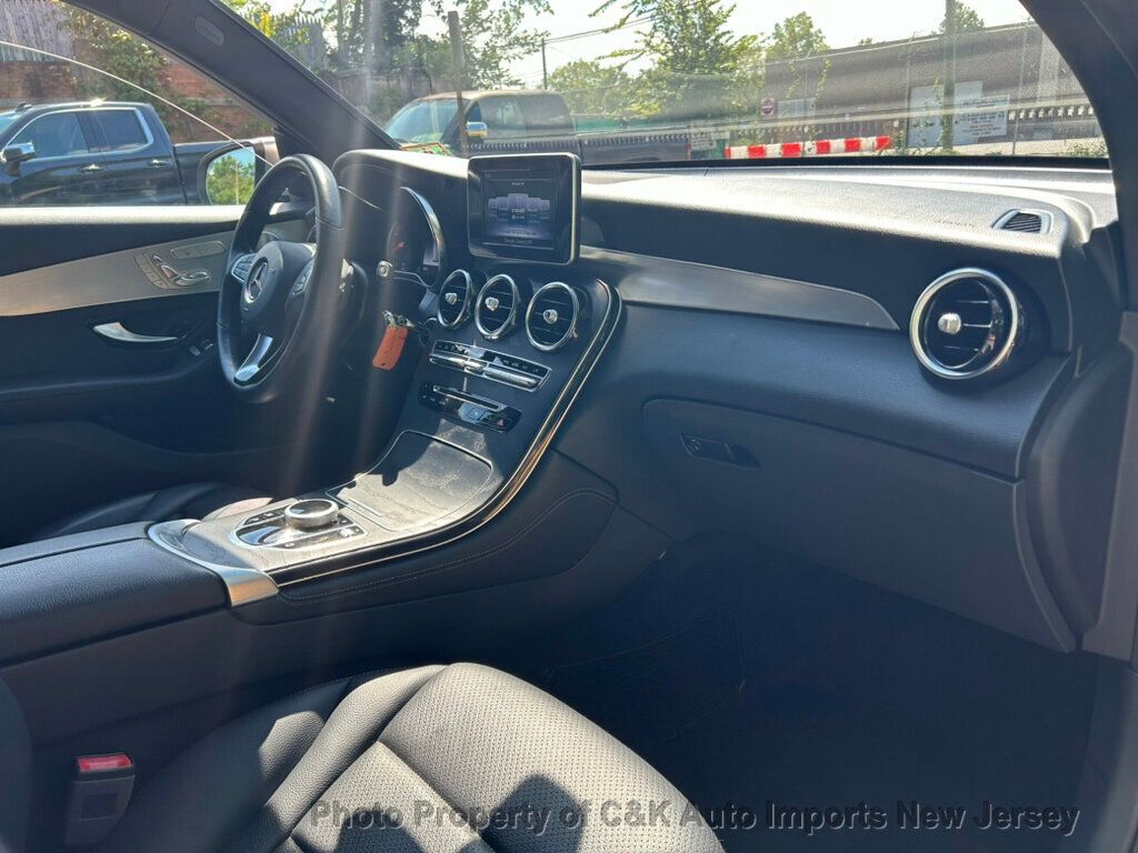 2019 Mercedes Benz GLC 300 4MATIC photo 24
