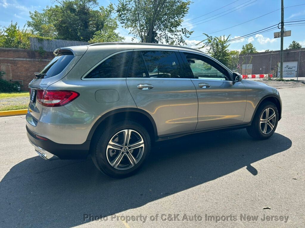 2019 Mercedes Benz GLC 300 4MATIC photo 9