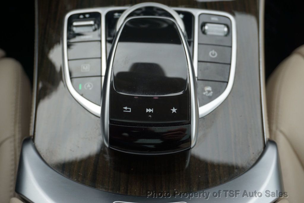 2019 Mercedes-Benz GLC GLC 300 4MATIC SUV PANO ROOF MULTIMEDIA PKG 19" WHEELS  - 22947065 - 27