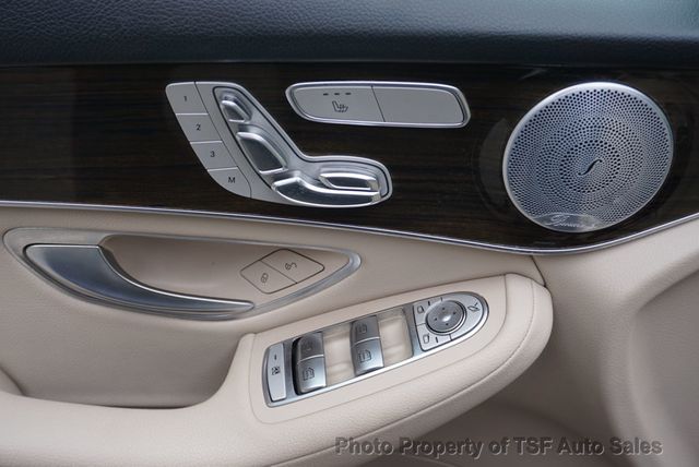 2019 Mercedes-Benz GLC GLC 300 4MATIC SUV PANO ROOF MULTIMEDIA PKG 19" WHEELS  - 22947065 - 32