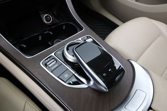 2019 Mercedes-Benz GLC GLC 300 4MATIC SUV w/ Multimedia & Premium Pkgs + Panorama Roof - 22937527 - 12