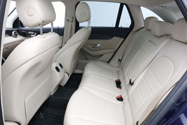 2019 Mercedes-Benz GLC GLC 300 4MATIC SUV w/ Multimedia & Premium Pkgs + Panorama Roof - 22937527 - 17