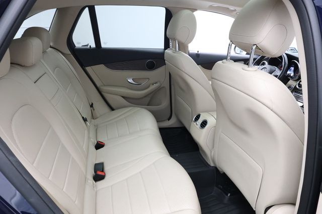 2019 Mercedes-Benz GLC GLC 300 4MATIC SUV w/ Multimedia & Premium Pkgs + Panorama Roof - 22937527 - 19