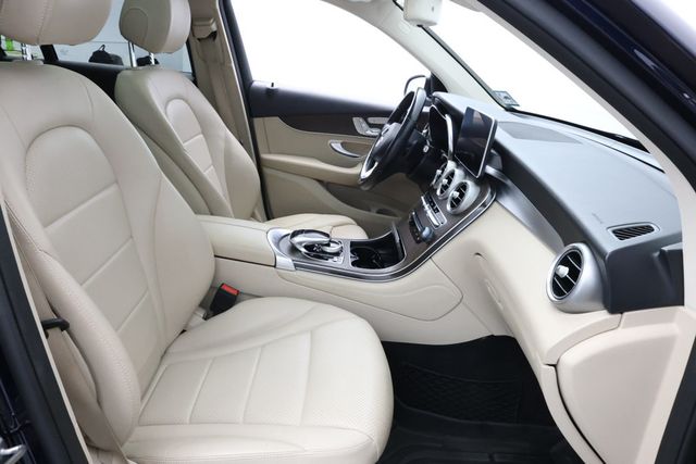 2019 Mercedes-Benz GLC GLC 300 4MATIC SUV w/ Multimedia & Premium Pkgs + Panorama Roof - 22937527 - 20