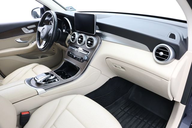 2019 Mercedes-Benz GLC GLC 300 4MATIC SUV w/ Multimedia & Premium Pkgs + Panorama Roof - 22937527 - 21