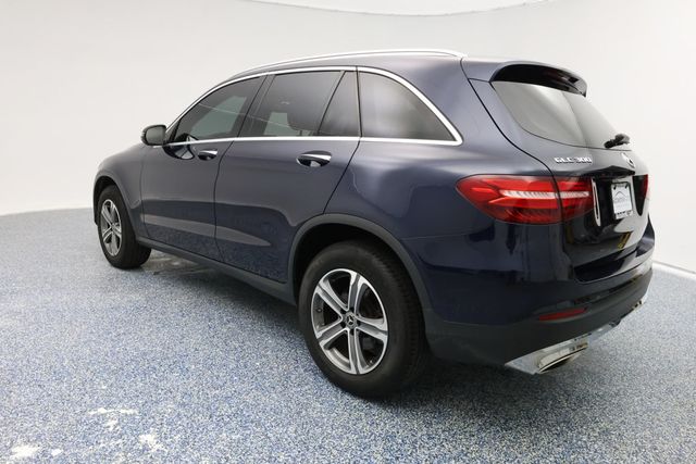 2019 Mercedes-Benz GLC GLC 300 4MATIC SUV w/ Multimedia & Premium Pkgs + Panorama Roof - 22937527 - 4