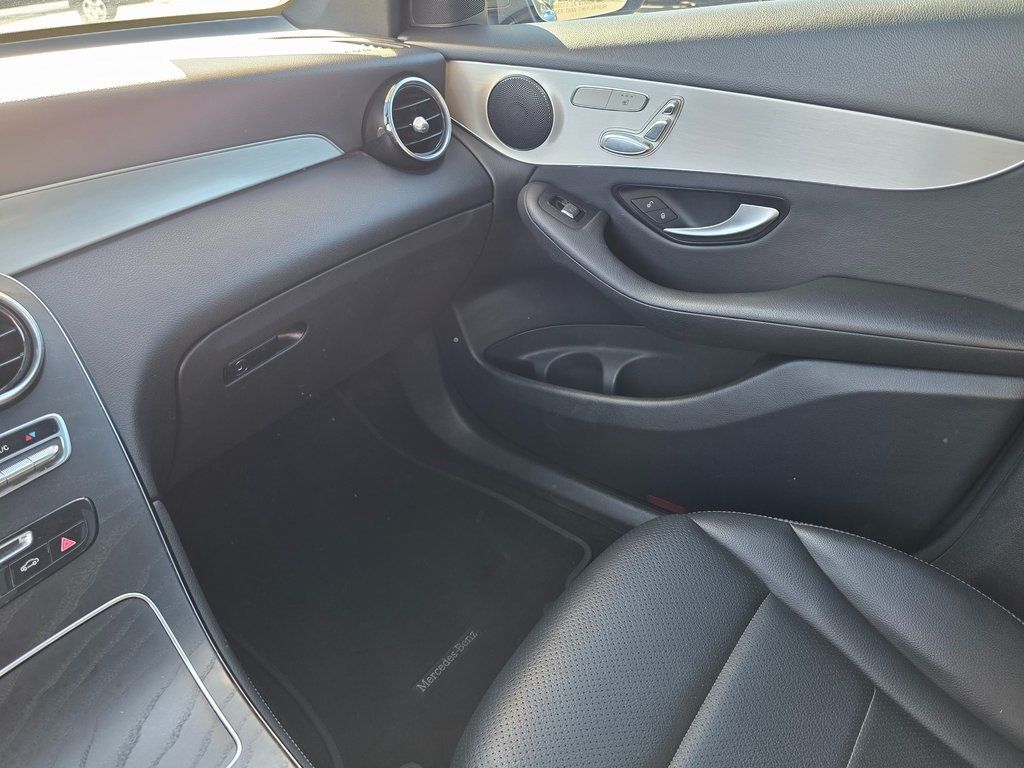 2019 Mercedes-Benz GLC GLC 300 SUV - 22942476 - 32