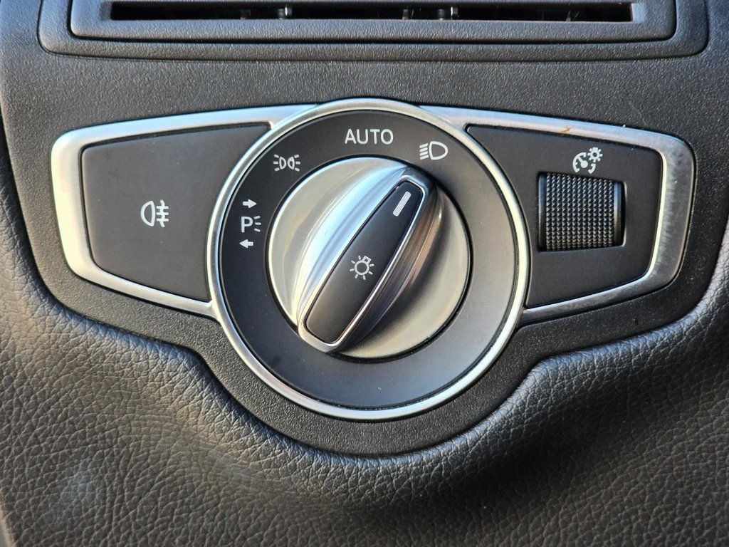 2019 Mercedes-Benz GLC GLC 300 SUV - 22942476 - 38