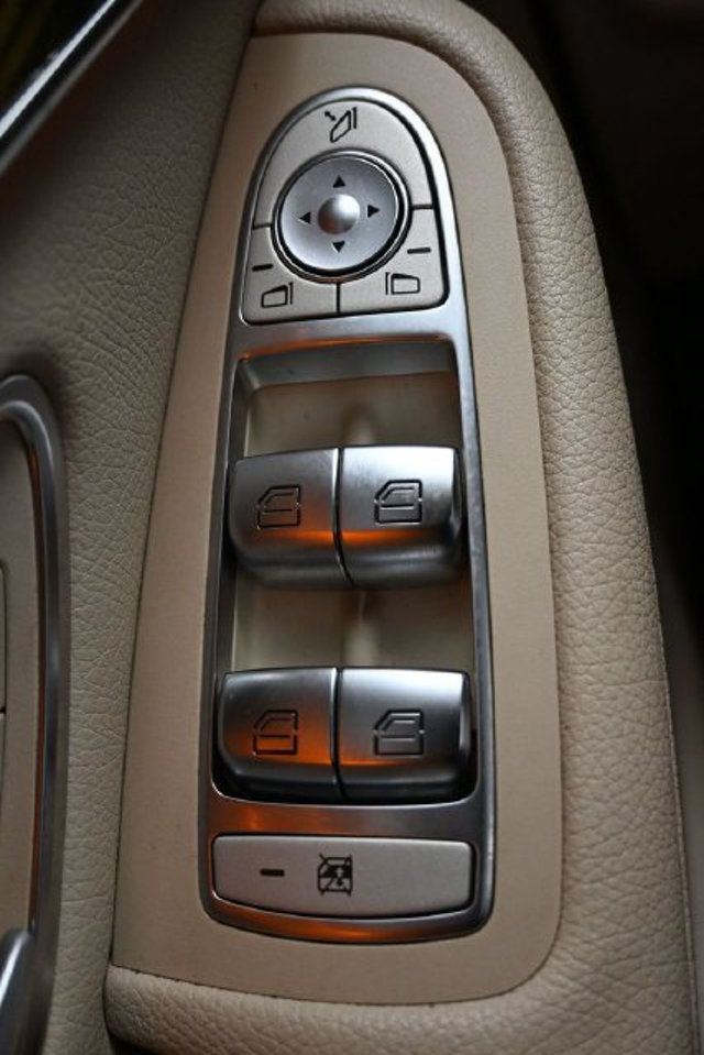 2019 Mercedes-Benz GLC GLC 300 SUV - 23080005 - 19