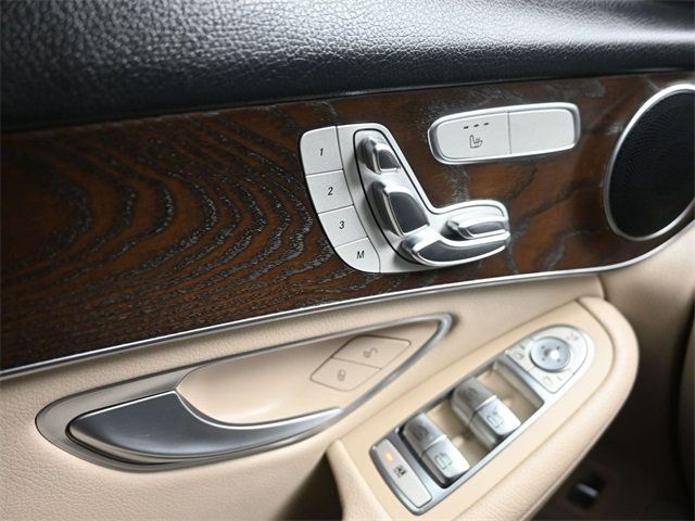 2019 Mercedes-Benz GLC GLC 300 SUV - 22968226 - 32