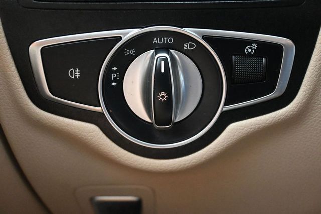 2019 Mercedes-Benz GLC GLC 300 SUV - 23056367 - 22