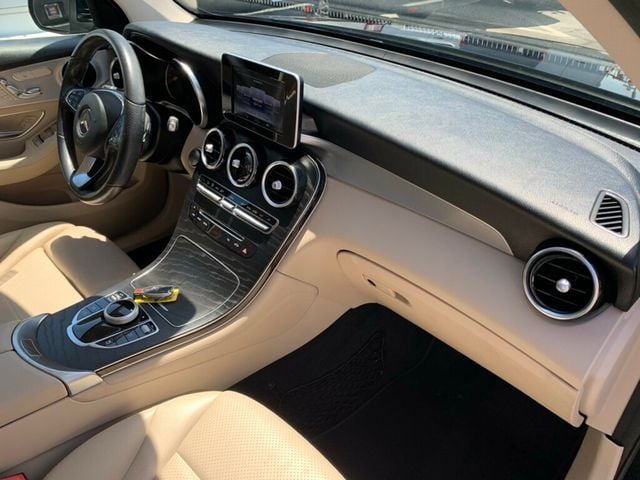 2019 Mercedes-Benz GLC GLC 300 SUV 1-OWNER - 22558205 - 18