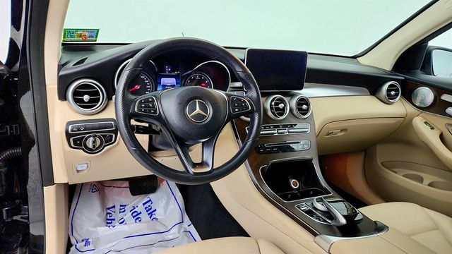 2019 Mercedes-Benz GLC GLC 350e 4MATIC SUV w/ Intelligent Hybrid Nav & Multimedia Pkg - 23021509 - 11