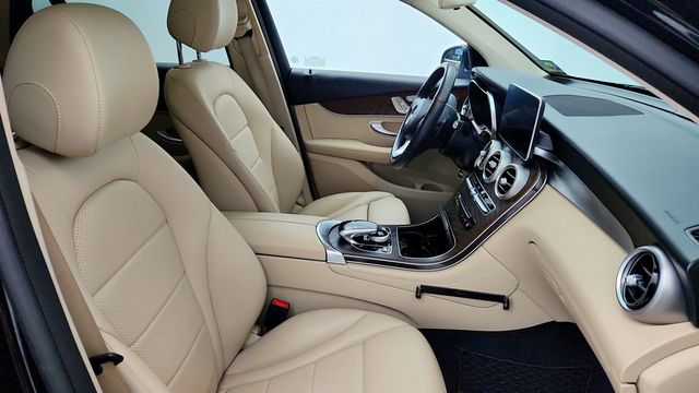 2019 Mercedes-Benz GLC GLC 350e 4MATIC SUV w/ Intelligent Hybrid Nav & Multimedia Pkg - 23021509 - 22